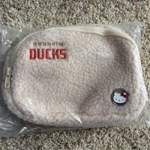 Anaheim Ducks Hello Kitty Fleece Pouch